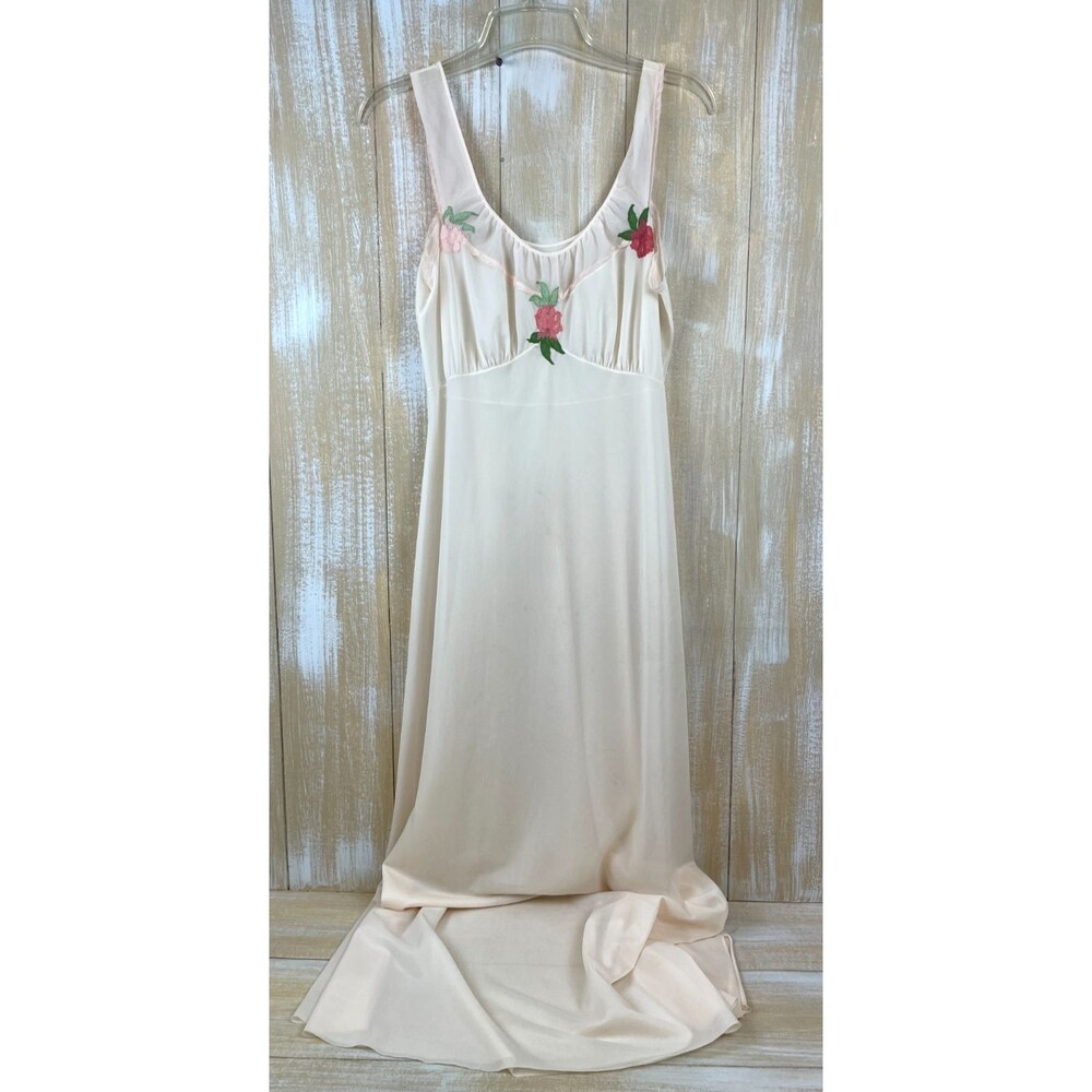 VTG Van Raalte Lingerie Pink w/Lace Flowers / Trim Size 36 Long Nightgown Nylon